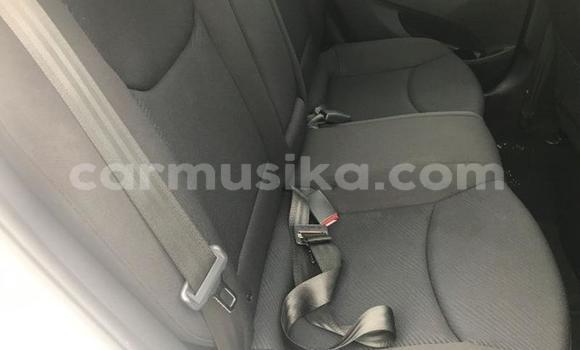 Acheter Occasion Voiture Hyundai Accent Blanc à Beitbridge, Matabeleland South Acheter Occasion Voiture Hyundai Accent Blanc à Beitbridge, Matabeleland South