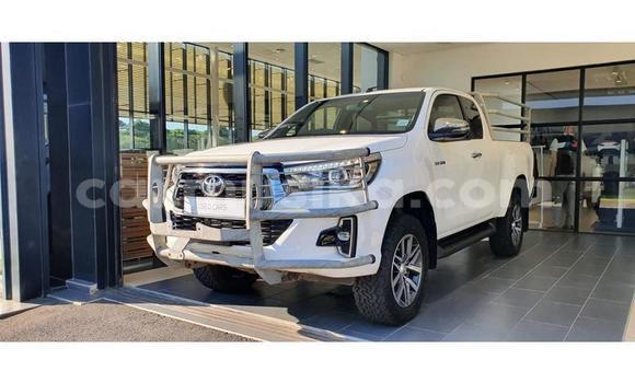 Tenga Tsaru Toyota Hilux Chena Mota in Beitbridge in Matabeleland South Tenga Tsaru Toyota Hilux Chena Mota in Beitbridge in Matabeleland South