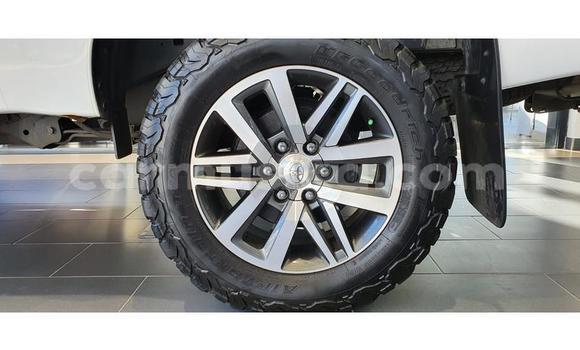 Tenga Tsaru Toyota Hilux Chena Mota in Beitbridge in Matabeleland South Tenga Tsaru Toyota Hilux Chena Mota in Beitbridge in Matabeleland South