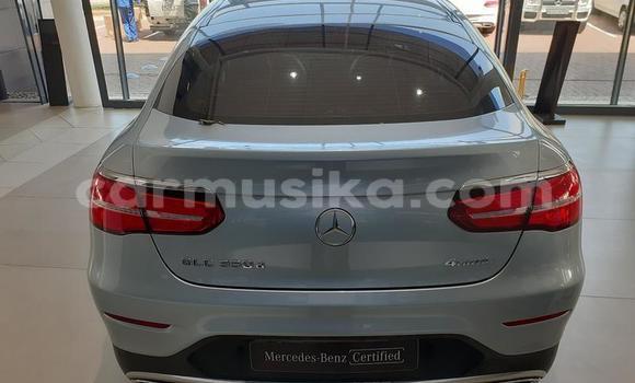 Nunua Ilio tumika Mercedes‒Benz C–Class Kijani Gari ndani ya Beitbridge nchini Matabeleland Kusini Nunua Ilio tumika Mercedes‒Benz C–Class Kijani Gari ndani ya Beitbridge nchini Matabeleland Kusini