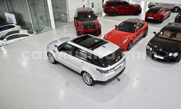 Tenga Tsaru Land Rover Range Rover Sirivha Mota in Beitbridge in Matabeleland South Tenga Tsaru Land Rover Range Rover Sirivha Mota in Beitbridge in Matabeleland South