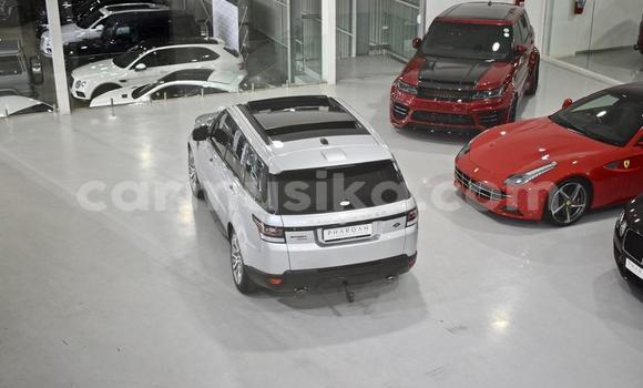 Tenga Tsaru Land Rover Range Rover Sirivha Mota in Beitbridge in Matabeleland South Tenga Tsaru Land Rover Range Rover Sirivha Mota in Beitbridge in Matabeleland South