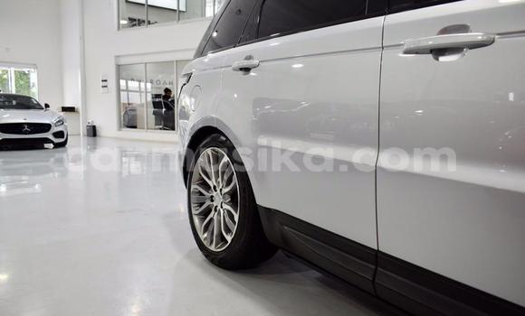 Tenga Tsaru Land Rover Range Rover Sirivha Mota in Beitbridge in Matabeleland South Tenga Tsaru Land Rover Range Rover Sirivha Mota in Beitbridge in Matabeleland South