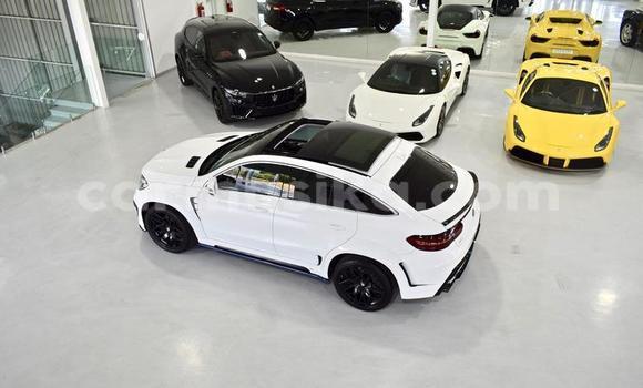 Tenga Tsaru Mercedes‒Benz GL–Class Chena Mota in Beitbridge in Matabeleland South Tenga Tsaru Mercedes‒Benz GL–Class Chena Mota in Beitbridge in Matabeleland South