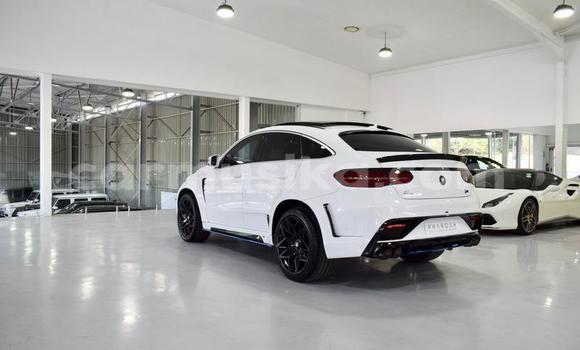 Tenga Tsaru Mercedes‒Benz GL–Class Chena Mota in Beitbridge in Matabeleland South Tenga Tsaru Mercedes‒Benz GL–Class Chena Mota in Beitbridge in Matabeleland South