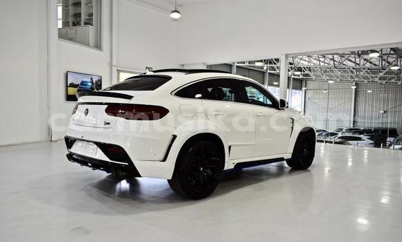 Tenga Tsaru Mercedes‒Benz GL–Class Chena Mota in Beitbridge in Matabeleland South Tenga Tsaru Mercedes‒Benz GL–Class Chena Mota in Beitbridge in Matabeleland South