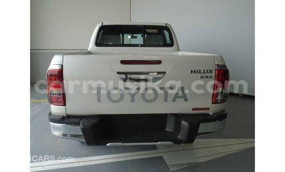 Tenga Imported Toyota Hilux Chena Mota in Import - Dubai in Harare Tenga Imported Toyota Hilux Chena Mota in Import - Dubai in Harare