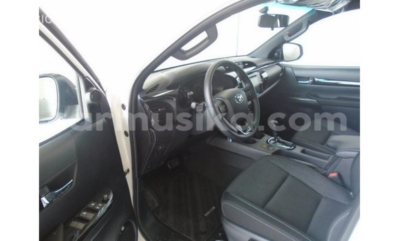 Tenga Imported Toyota Hilux Chena Mota in Import - Dubai in Harare Tenga Imported Toyota Hilux Chena Mota in Import - Dubai in Harare