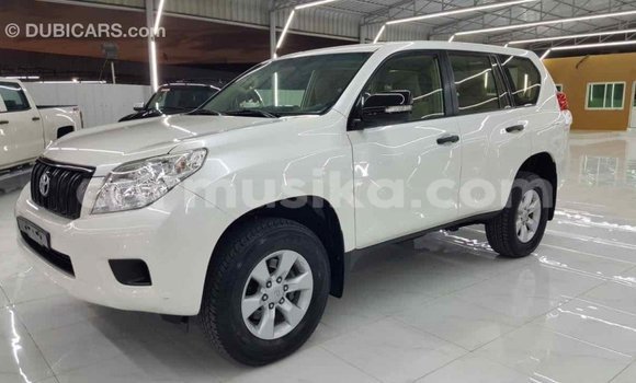 Nunua Imported Toyota Prado Nyeupe Gari ndani ya Import - Dubai nchini Harare Nunua Imported Toyota Prado Nyeupe Gari ndani ya Import - Dubai nchini Harare