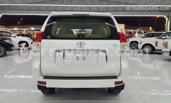 Nunua Imported Toyota Prado Nyeupe Gari ndani ya Import - Dubai nchini Harare Nunua Imported Toyota Prado Nyeupe Gari ndani ya Import - Dubai nchini Harare