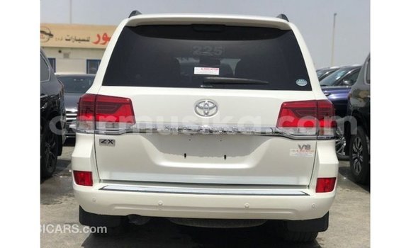 Buy Import Toyota Land Cruiser White Car in Import - Dubai in Harare Buy Import Toyota Land Cruiser White Car in Import - Dubai in Harare