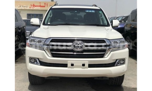 Buy Import Toyota Land Cruiser White Car in Import - Dubai in Harare Buy Import Toyota Land Cruiser White Car in Import - Dubai in Harare