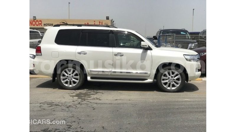 Big with watermark toyota land cruiser harare import dubai 14032