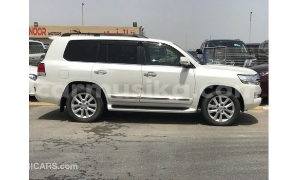 Buy Import Toyota Land Cruiser White Car in Import - Dubai in Harare Buy Import Toyota Land Cruiser White Car in Import - Dubai in Harare