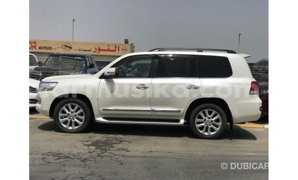 Buy Import Toyota Land Cruiser White Car in Import - Dubai in Harare Buy Import Toyota Land Cruiser White Car in Import - Dubai in Harare