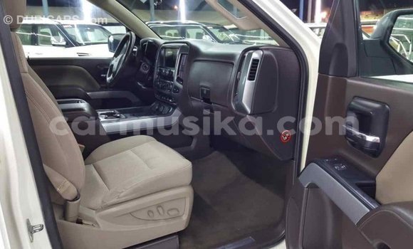 Nunua Imported Chevrolet Silverado Nyeupe Gari ndani ya Import - Dubai nchini Harare Nunua Imported Chevrolet Silverado Nyeupe Gari ndani ya Import - Dubai nchini Harare