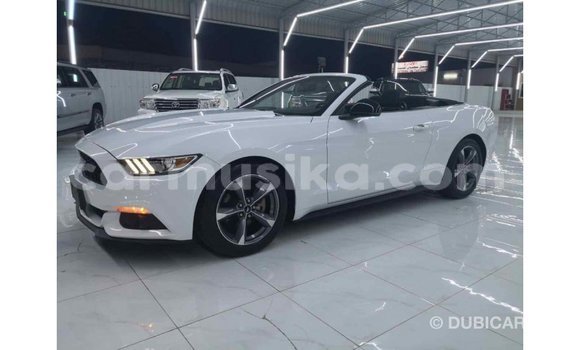 Nunua Imported Ford Mustang Nyeupe Gari ndani ya Import - Dubai nchini Harare Nunua Imported Ford Mustang Nyeupe Gari ndani ya Import - Dubai nchini Harare