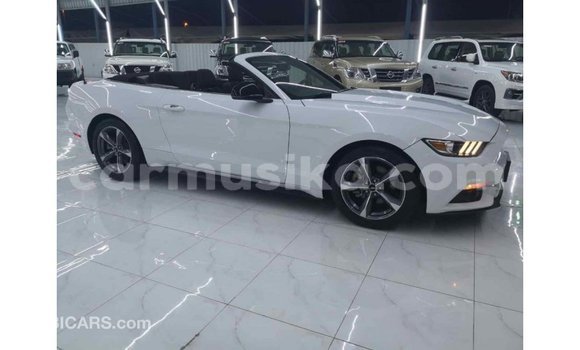 Nunua Imported Ford Mustang Nyeupe Gari ndani ya Import - Dubai nchini Harare Nunua Imported Ford Mustang Nyeupe Gari ndani ya Import - Dubai nchini Harare