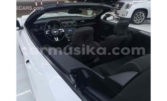 Nunua Imported Ford Mustang Nyeupe Gari ndani ya Import - Dubai nchini Harare Nunua Imported Ford Mustang Nyeupe Gari ndani ya Import - Dubai nchini Harare