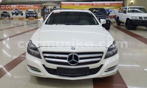 Nunua Imported Mercedes‒Benz 190 (W201) Nyeupe Gari ndani ya Import - Dubai nchini Harare Nunua Imported Mercedes‒Benz 190 (W201) Nyeupe Gari ndani ya Import - Dubai nchini Harare