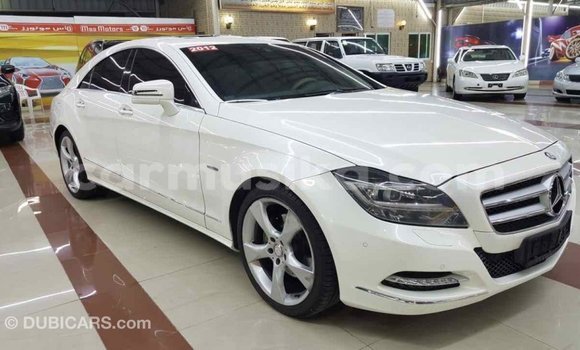 Nunua Imported Mercedes‒Benz 190 (W201) Nyeupe Gari ndani ya Import - Dubai nchini Harare Nunua Imported Mercedes‒Benz 190 (W201) Nyeupe Gari ndani ya Import - Dubai nchini Harare