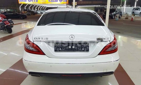 Nunua Imported Mercedes‒Benz 190 (W201) Nyeupe Gari ndani ya Import - Dubai nchini Harare Nunua Imported Mercedes‒Benz 190 (W201) Nyeupe Gari ndani ya Import - Dubai nchini Harare