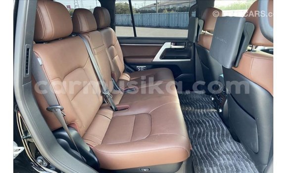Tenga Imported Toyota Land Cruiser Nhema Mota in Import - Dubai in Harare Tenga Imported Toyota Land Cruiser Nhema Mota in Import - Dubai in Harare