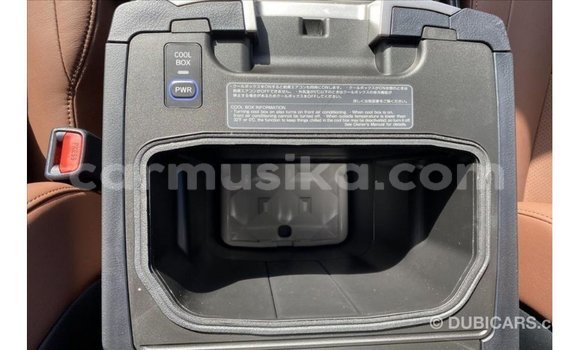 Tenga Imported Toyota Land Cruiser Nhema Mota in Import - Dubai in Harare Tenga Imported Toyota Land Cruiser Nhema Mota in Import - Dubai in Harare