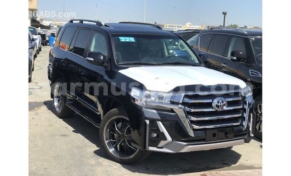 Tenga Imported Toyota Land Cruiser Nhema Mota in Import - Dubai in Harare Tenga Imported Toyota Land Cruiser Nhema Mota in Import - Dubai in Harare