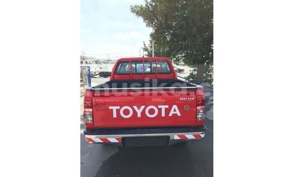 Tenga Imported Toyota Hilux Tsvuku Mota in Import - Dubai in Harare Tenga Imported Toyota Hilux Tsvuku Mota in Import - Dubai in Harare