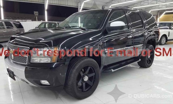 Nunua Imported Chevrolet Tahoe Nyeusi Gari ndani ya Import - Dubai nchini Harare