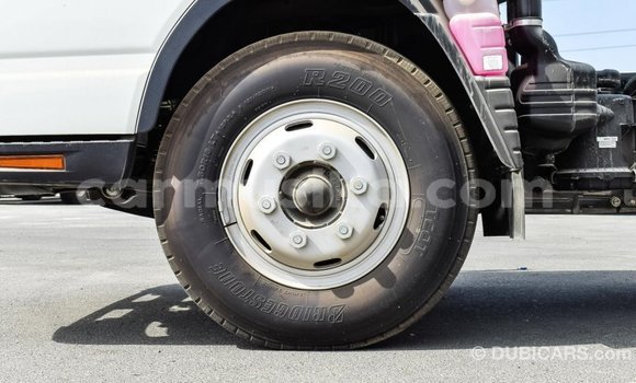 Nunua Imported Mitsubishi Canter Nyeupe Lori ndani ya Import - Dubai nchini Harare