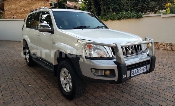 Acheter Occasion Voiture Toyota Land Cruiser Prado Blanc à Beitbridge, Matabeleland South Acheter Occasion Voiture Toyota Land Cruiser Prado Blanc à Beitbridge, Matabeleland South