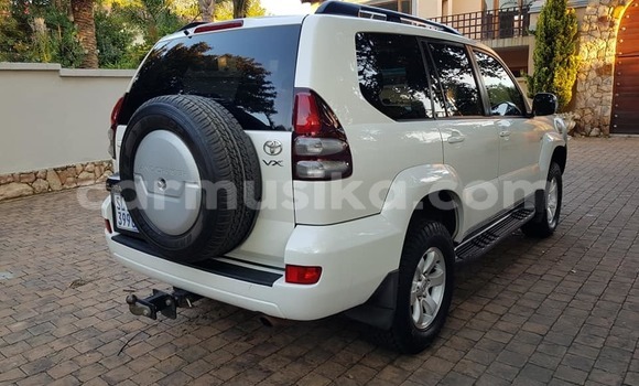 Acheter Occasion Voiture Toyota Land Cruiser Prado Blanc à Beitbridge, Matabeleland South Acheter Occasion Voiture Toyota Land Cruiser Prado Blanc à Beitbridge, Matabeleland South
