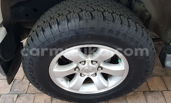 Acheter Occasion Voiture Toyota Land Cruiser Prado Blanc à Beitbridge, Matabeleland South Acheter Occasion Voiture Toyota Land Cruiser Prado Blanc à Beitbridge, Matabeleland South
