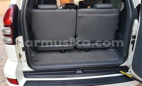 Acheter Occasion Voiture Toyota Land Cruiser Prado Blanc à Beitbridge, Matabeleland South Acheter Occasion Voiture Toyota Land Cruiser Prado Blanc à Beitbridge, Matabeleland South