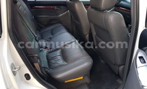 Acheter Occasion Voiture Toyota Land Cruiser Prado Blanc à Beitbridge, Matabeleland South Acheter Occasion Voiture Toyota Land Cruiser Prado Blanc à Beitbridge, Matabeleland South