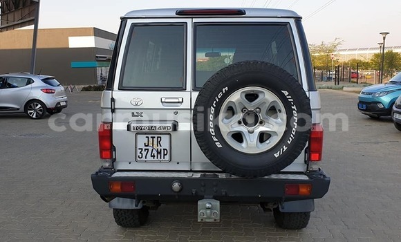 Acheter Occasion Voiture Toyota Land Cruiser Gris à Beitbridge, Matabeleland South Acheter Occasion Voiture Toyota Land Cruiser Gris à Beitbridge, Matabeleland South
