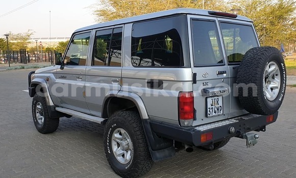 Acheter Occasion Voiture Toyota Land Cruiser Gris à Beitbridge, Matabeleland South Acheter Occasion Voiture Toyota Land Cruiser Gris à Beitbridge, Matabeleland South