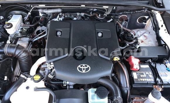 Buy Used Toyota Hilux White Car in Beitbridge in Matabeleland South Buy Used Toyota Hilux White Car in Beitbridge in Matabeleland South