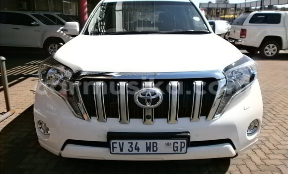 Acheter Occasion Voiture Toyota Land Cruiser Prado Blanc à Beitbridge, Matabeleland South Acheter Occasion Voiture Toyota Land Cruiser Prado Blanc à Beitbridge, Matabeleland South