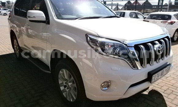 Acheter Occasion Voiture Toyota Land Cruiser Prado Blanc à Beitbridge, Matabeleland South Acheter Occasion Voiture Toyota Land Cruiser Prado Blanc à Beitbridge, Matabeleland South