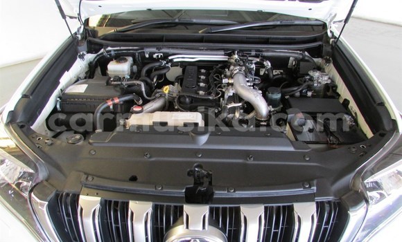 Acheter Occasion Voiture Toyota Land Cruiser Prado Blanc à Beitbridge, Matabeleland South Acheter Occasion Voiture Toyota Land Cruiser Prado Blanc à Beitbridge, Matabeleland South