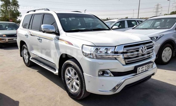 Acheter Import Voiture Toyota Land Cruiser Blanc à Import - Dubai, Harare Acheter Import Voiture Toyota Land Cruiser Blanc à Import - Dubai, Harare