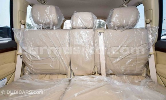 Acheter Import Voiture Toyota Land Cruiser Blanc à Import - Dubai, Harare Acheter Import Voiture Toyota Land Cruiser Blanc à Import - Dubai, Harare