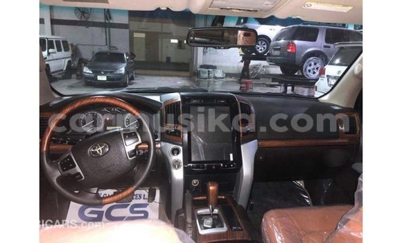 Tenga Imported Toyota Land Cruiser Nhema Mota in Import - Dubai in Harare Tenga Imported Toyota Land Cruiser Nhema Mota in Import - Dubai in Harare