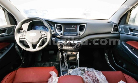Nunua Imported Hyundai Tucson Nyeupe Gari ndani ya Import - Dubai nchini Harare