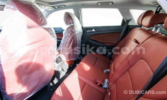 Acheter Import Voiture Hyundai Tucson Blanc à Import - Dubai, Harare Acheter Import Voiture Hyundai Tucson Blanc à Import - Dubai, Harare
