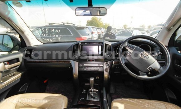 Tenga Imported Toyota Land Cruiser Nhema Mota in Import - Dubai in Harare Tenga Imported Toyota Land Cruiser Nhema Mota in Import - Dubai in Harare