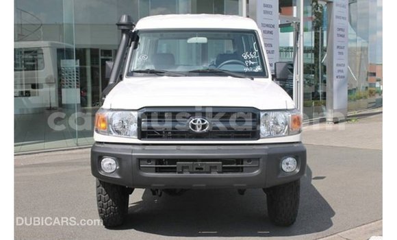 Nunua Imported Toyota Land Cruiser Nyeupe Gari ndani ya Import - Dubai nchini Harare Nunua Imported Toyota Land Cruiser Nyeupe Gari ndani ya Import - Dubai nchini Harare